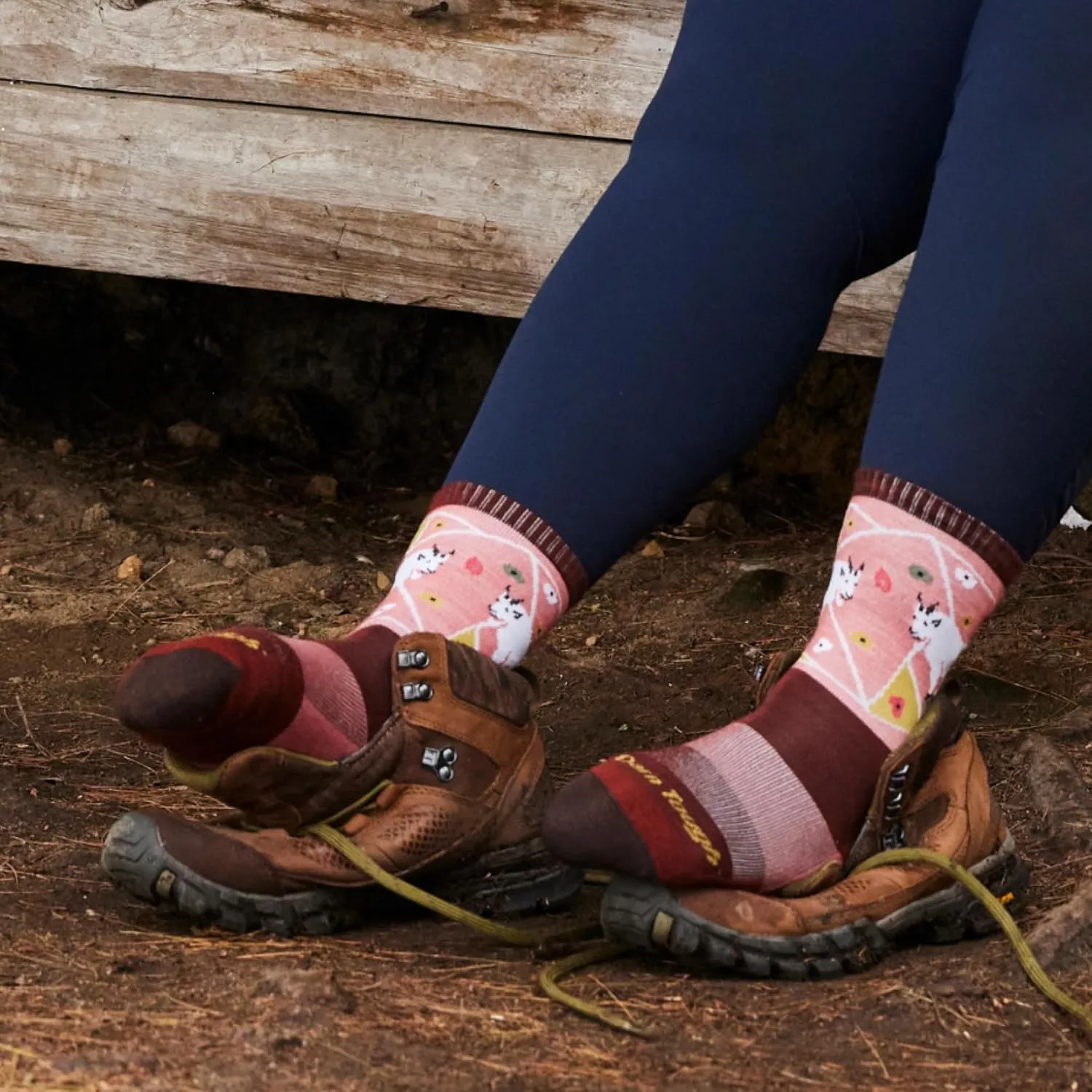 Darn Tough Women's Critter Club Micro Crew Lightweight with Cushion Sock (Style 5001) -