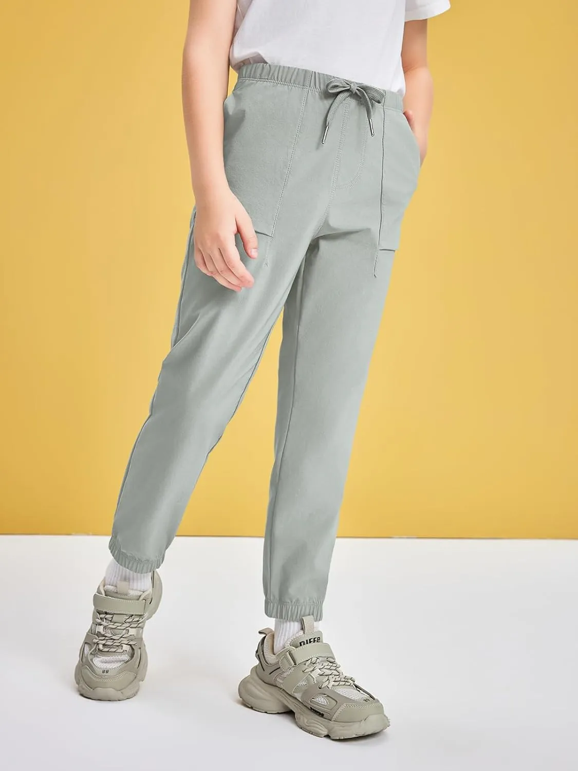 Haloumoning Boys Lightweight Sweatpants Quick Dry Traning Track Pants Joggers for Kids with Pockets 5-14 Yeras