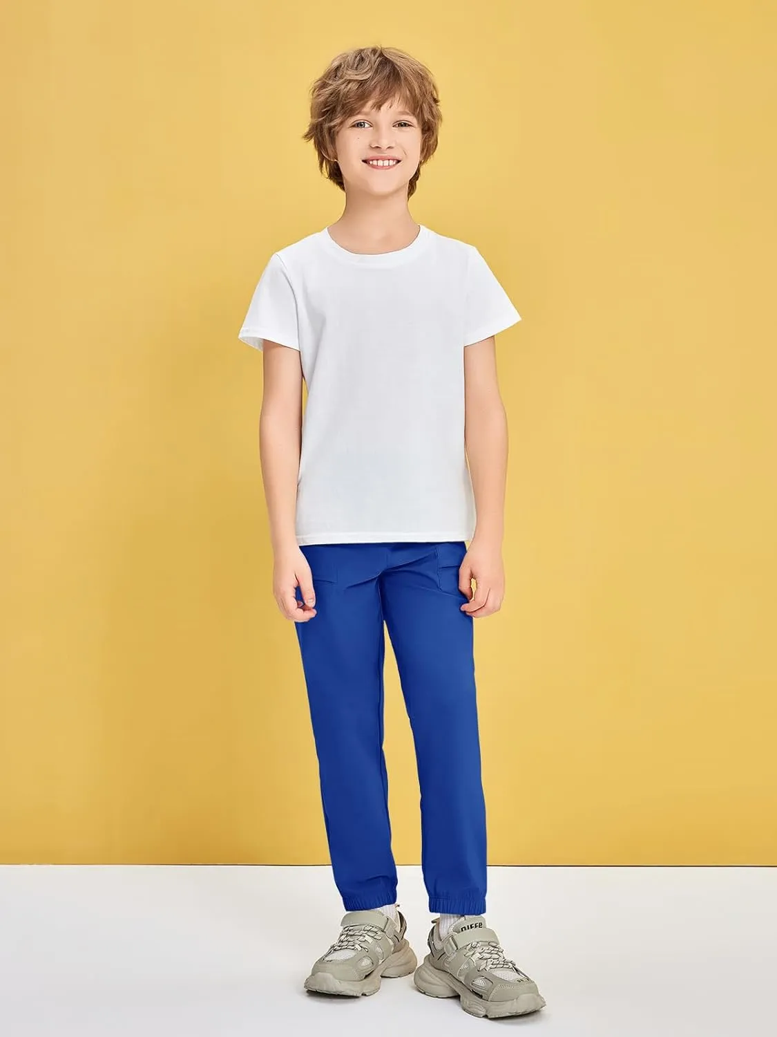 Haloumoning Boys Lightweight Sweatpants Quick Dry Traning Track Pants Joggers for Kids with Pockets 5-14 Yeras