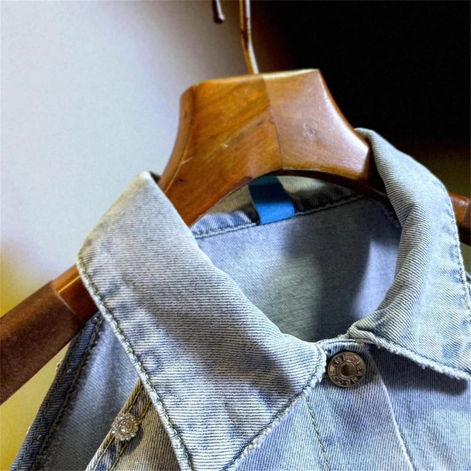 Women Vintage Lightweight Slim Short Denim Jacket Off The Shoulder Lapel Long Sleeve Cowboy Jacket