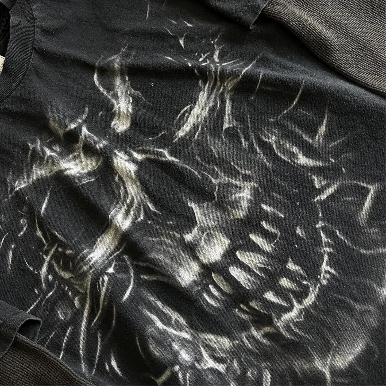 Womens Long Sleeve Fairy Grunge Tees Shirt Vintage Goth Skull Graphic Print Tops 90s Emo Aesthetic Clothes